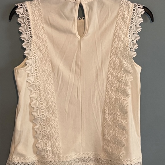 SELLING BLACK TAPE WOMEN BLOUSE SIZE PM COLOR CREAM SLEEVELESS BNWOT - Picture 10 of 12